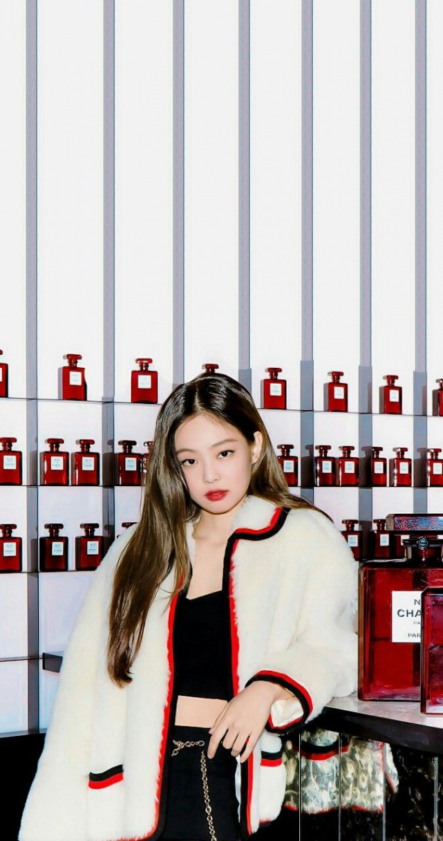 BlackPink Jennie Red Wallpaper Lockscreen HD Fondo de pantalla