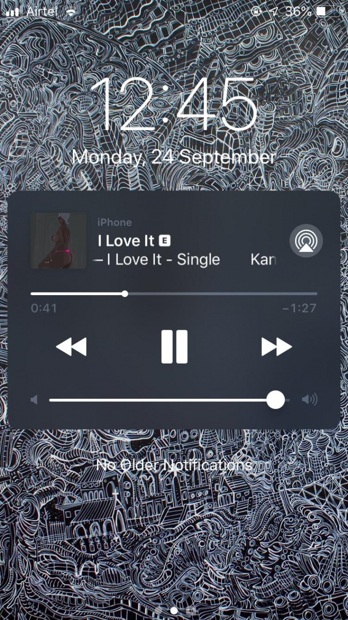 Love the ios  dark music background : r/iphone